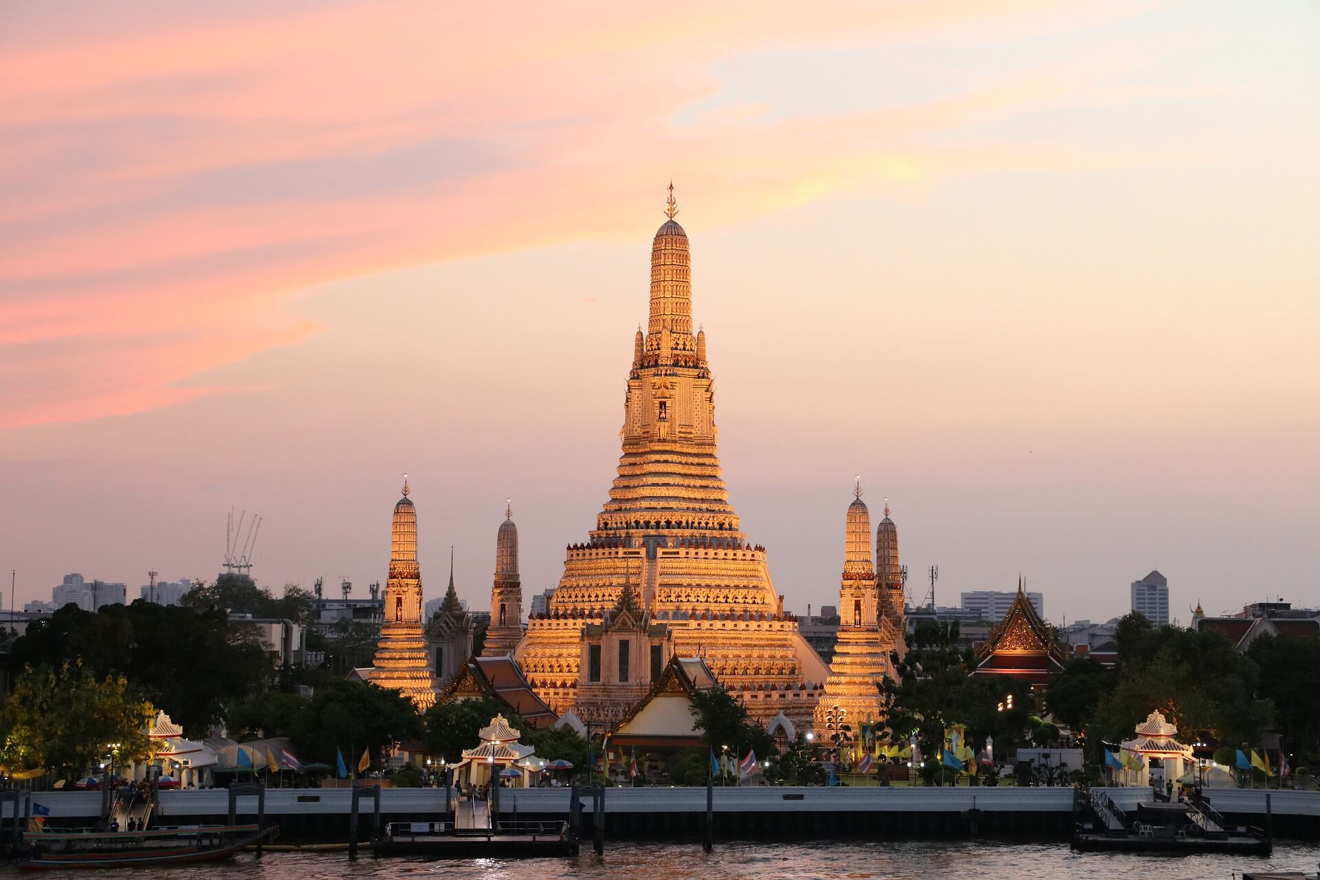 2 Days in Bangkok itinerary - Wat Arun temple