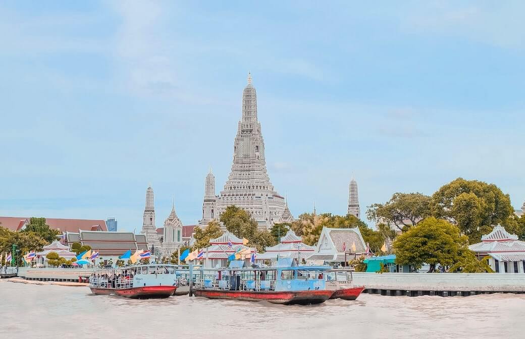 A visit to the stunning Wat Arun temple is one of the most iconic things to do in Bangkok.
